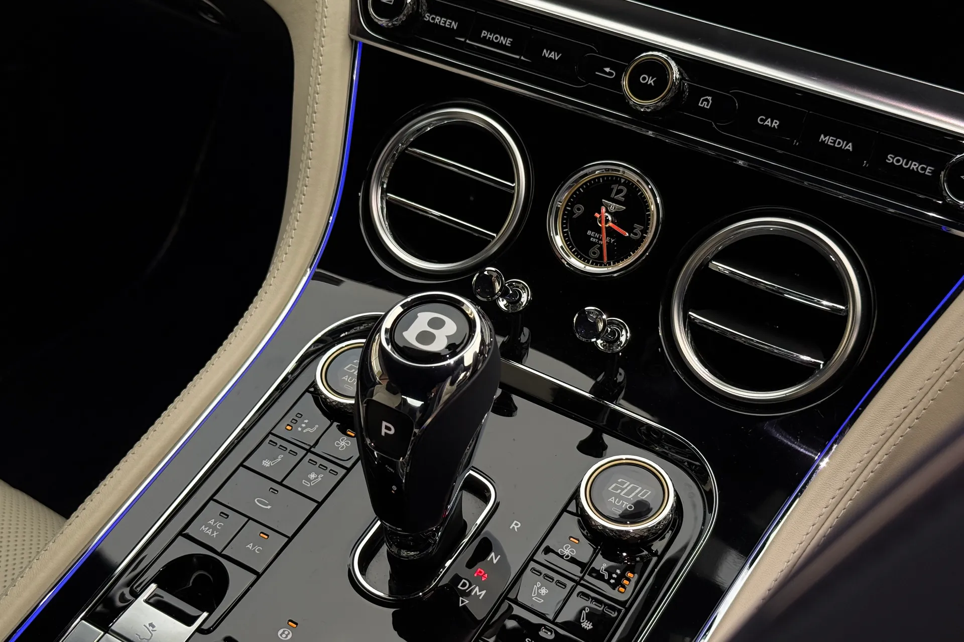 Bentley CONTINENTAL GT thumbnail image number 27