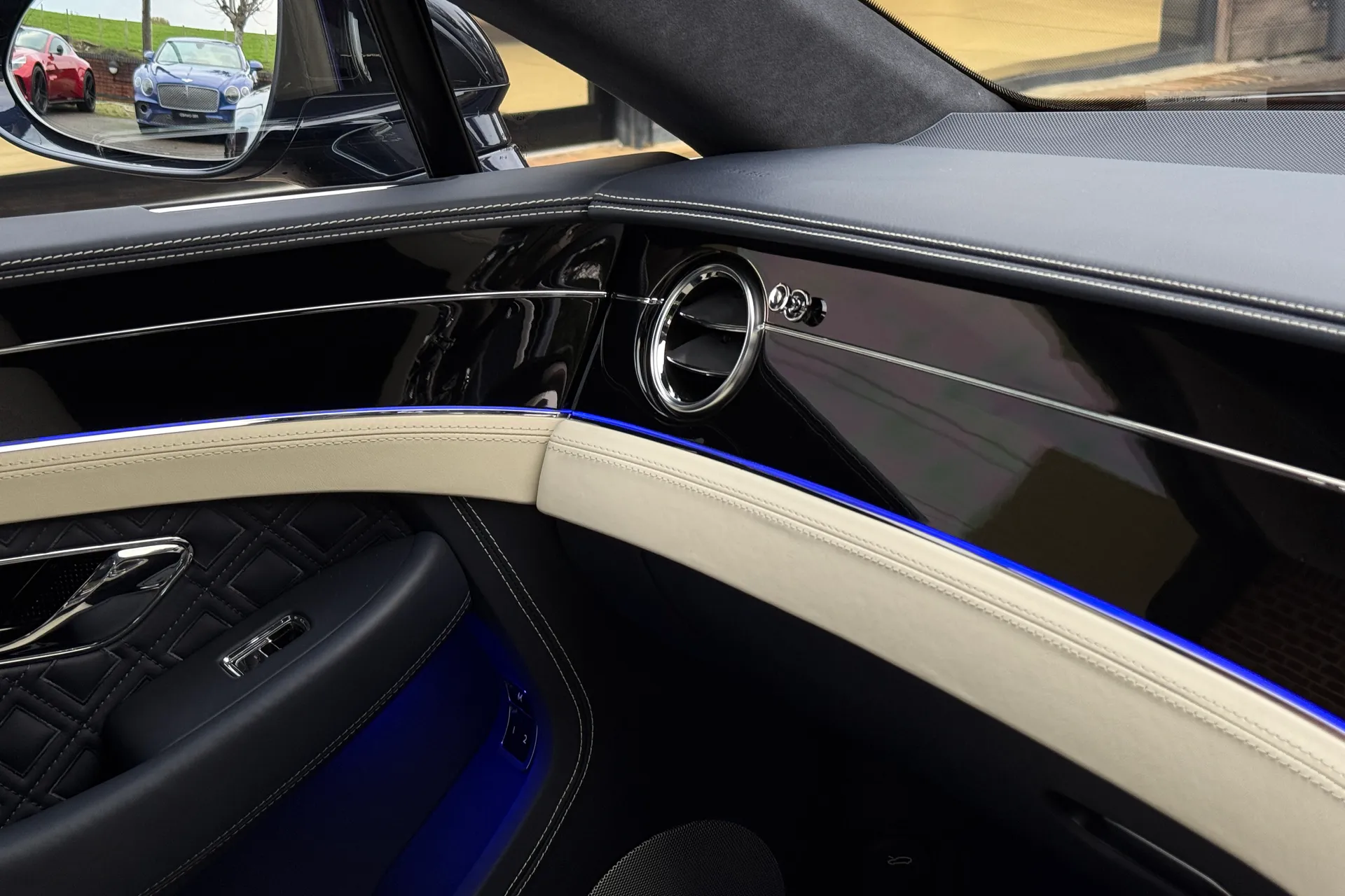 Bentley CONTINENTAL GT thumbnail image number 41