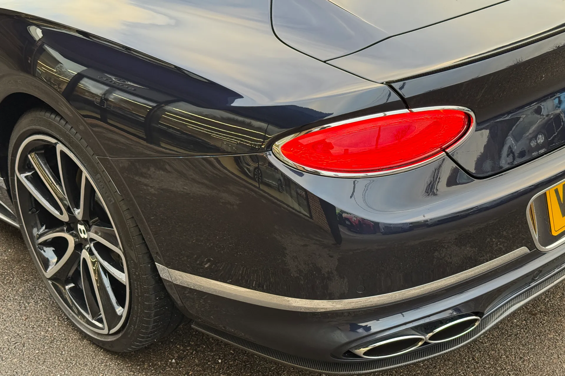 Bentley CONTINENTAL GT thumbnail image number 16