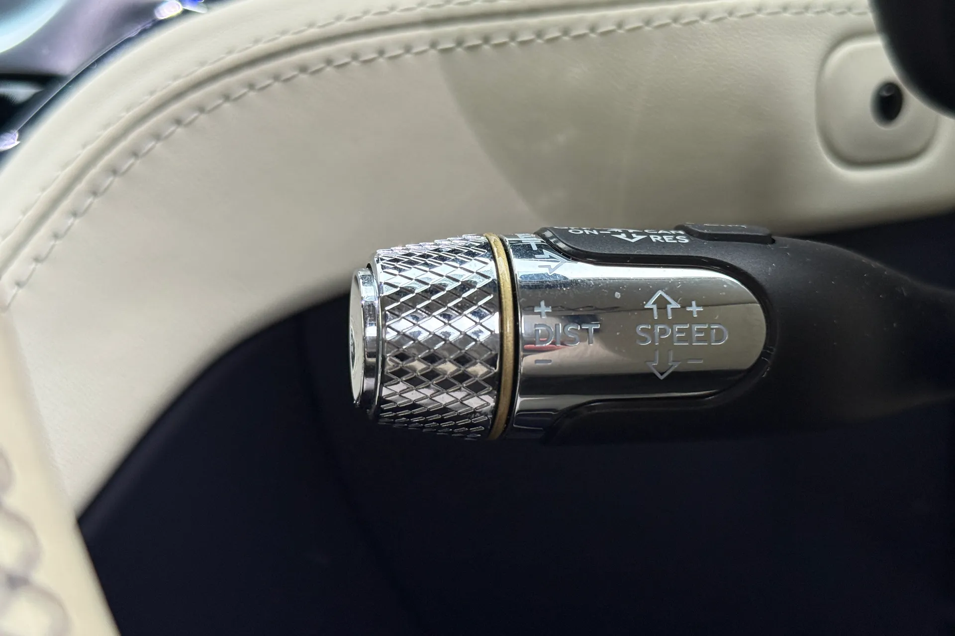 Bentley CONTINENTAL GT thumbnail image number 35