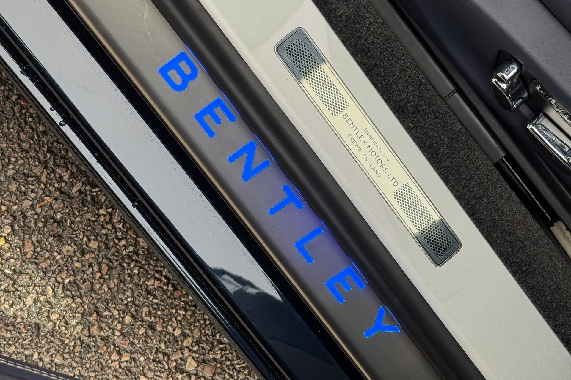 Bentley CONTINENTAL GT thumbnail image number 30