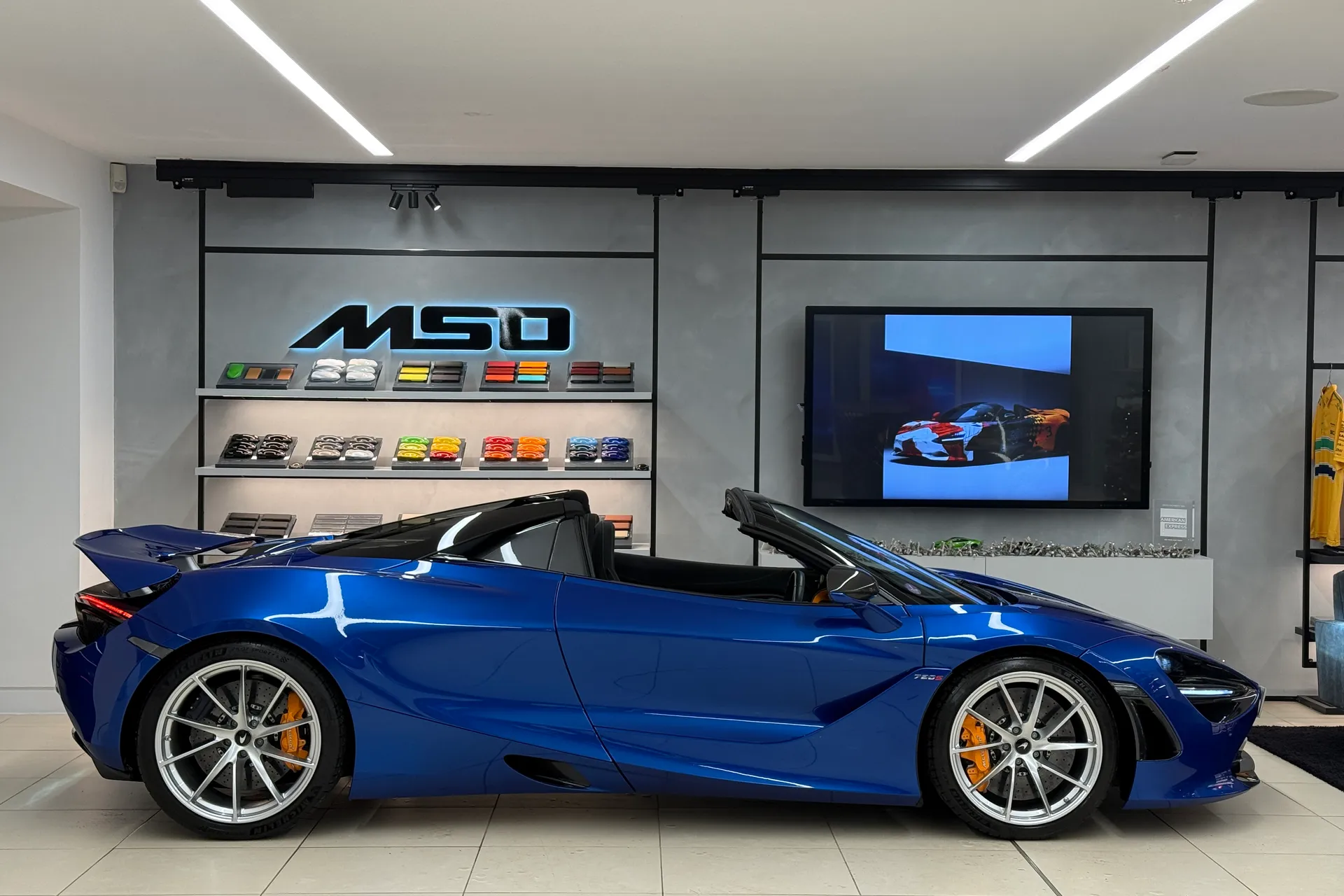 McLaren 720 thumbnail image number 10