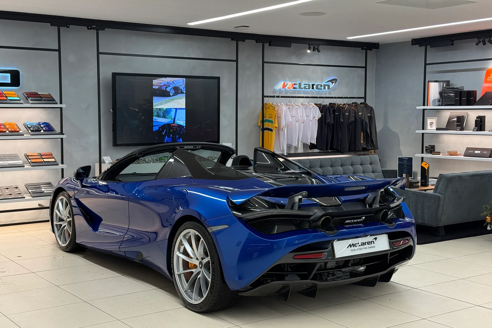 McLaren 720 thumbnail image number 43