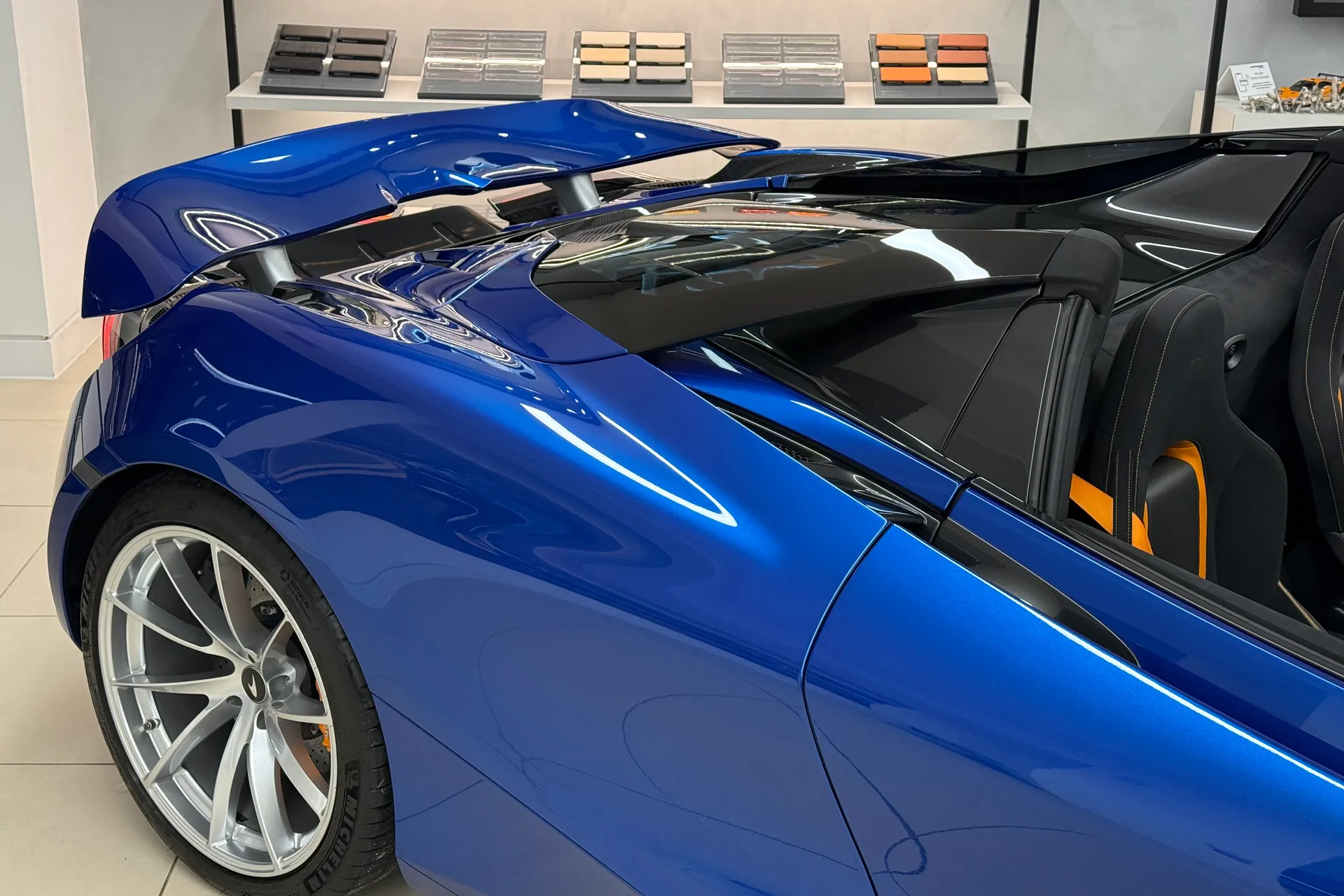 McLaren 720 thumbnail image number 23