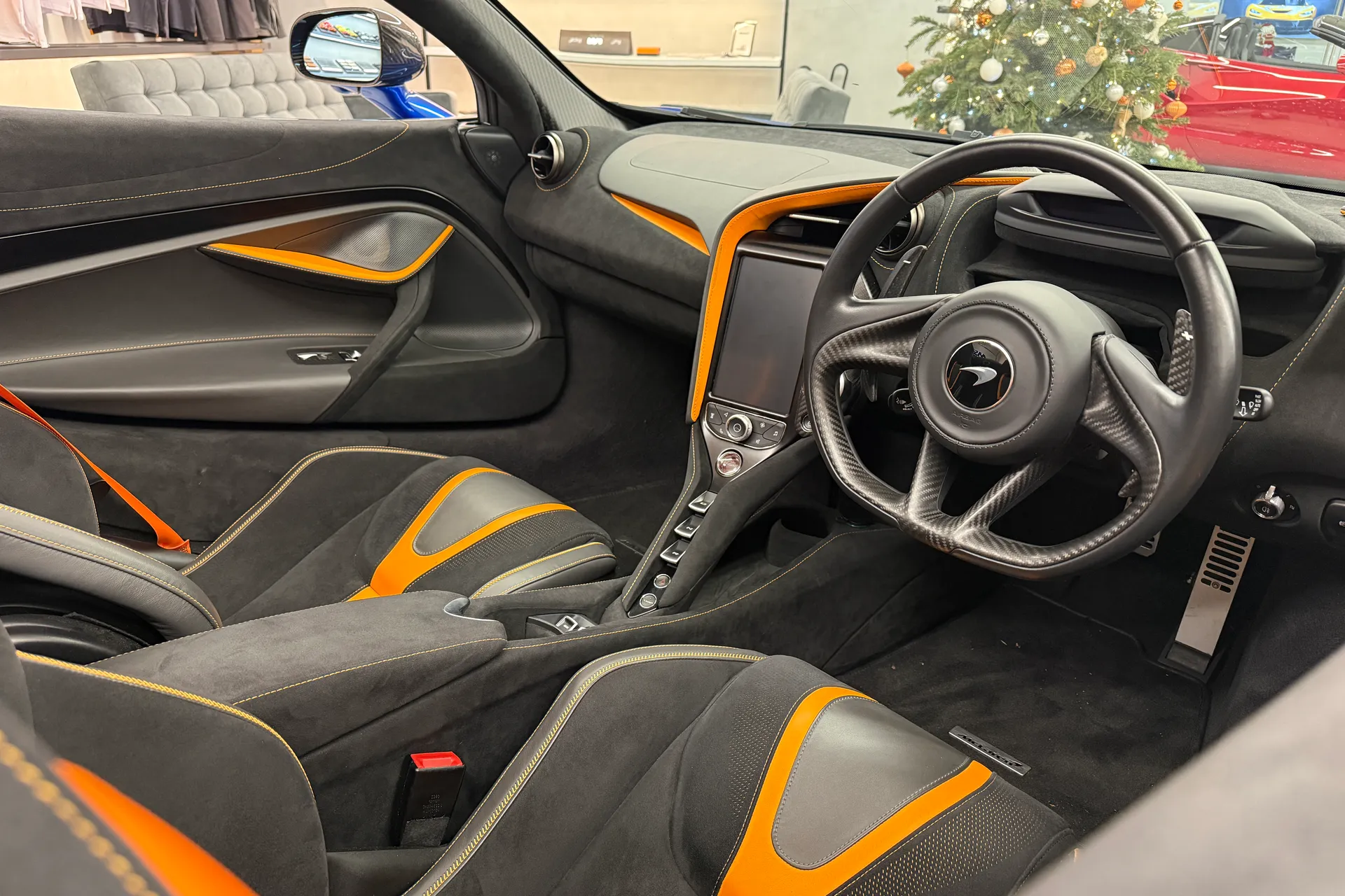 McLaren 720 thumbnail image number 15