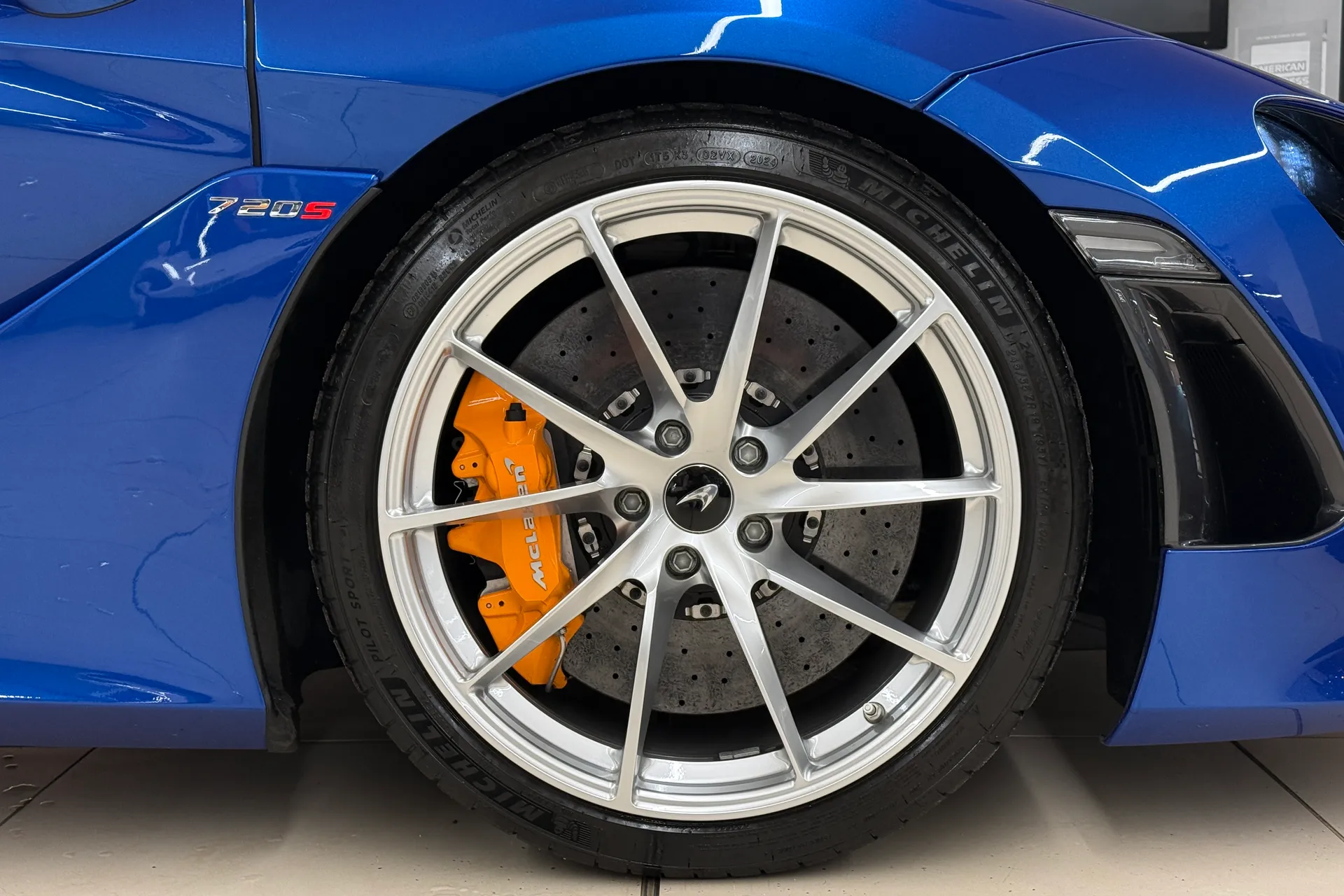 McLaren 720 thumbnail image number 18