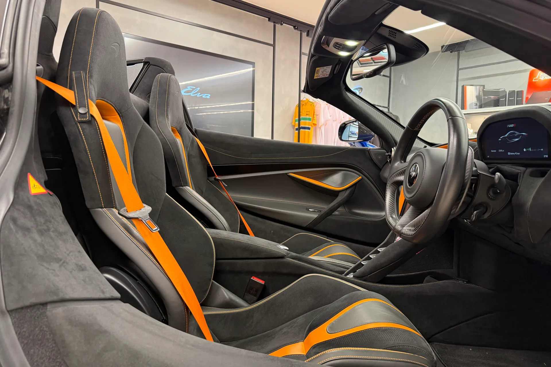 McLaren 720 thumbnail image number 21