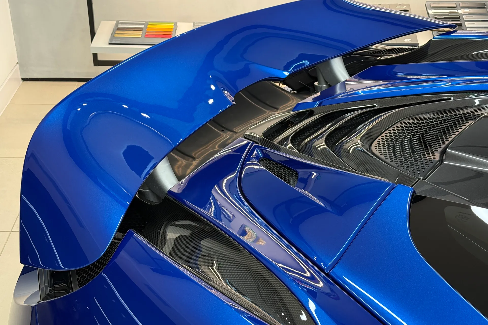 McLaren 720 thumbnail image number 13