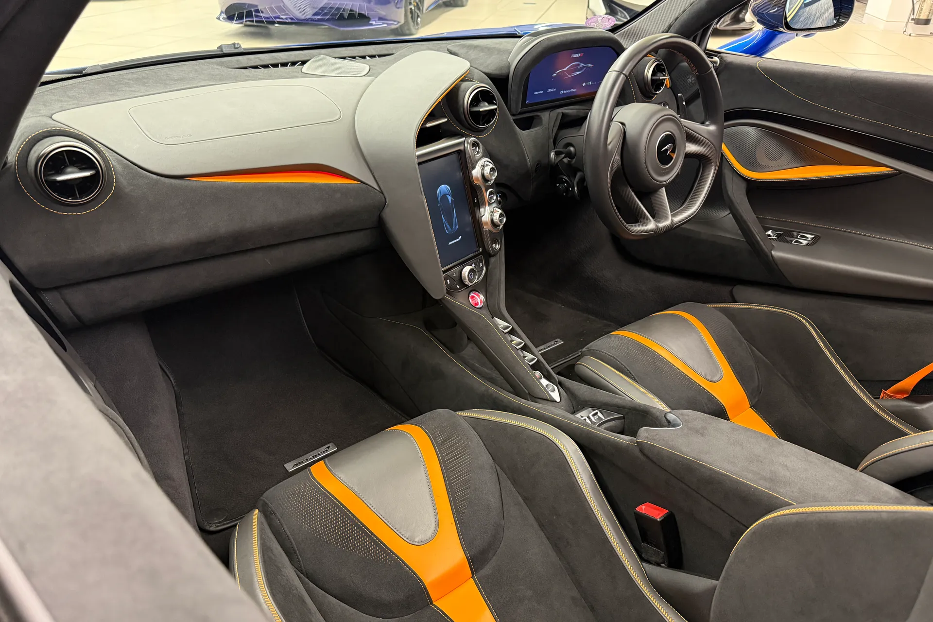 McLaren 720 thumbnail image number 24