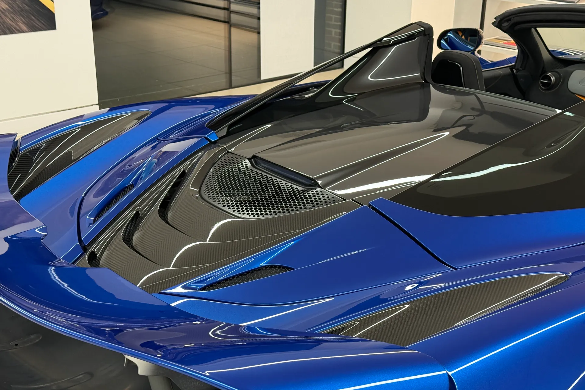McLaren 720 thumbnail image number 45