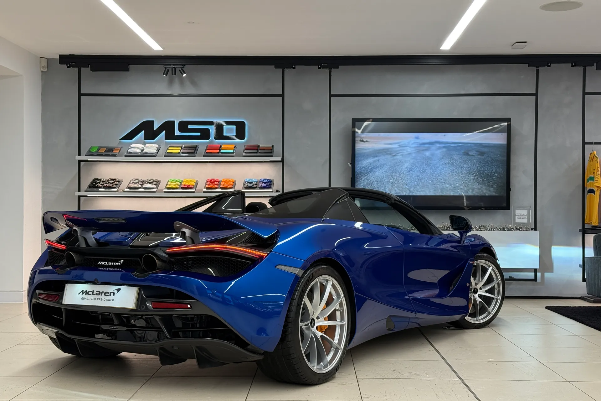 McLaren 720 thumbnail image number 14