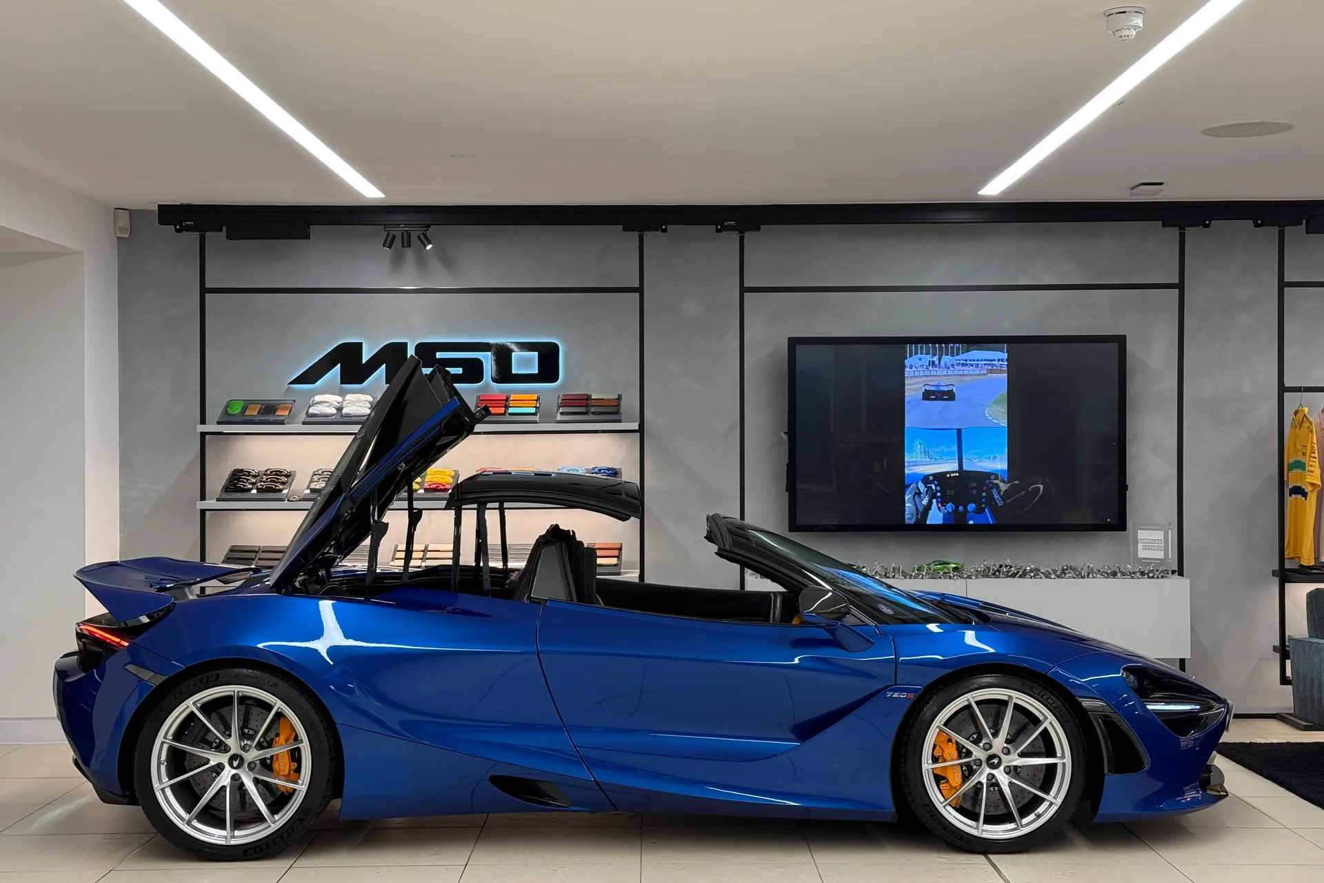 McLaren 720 thumbnail image number 36