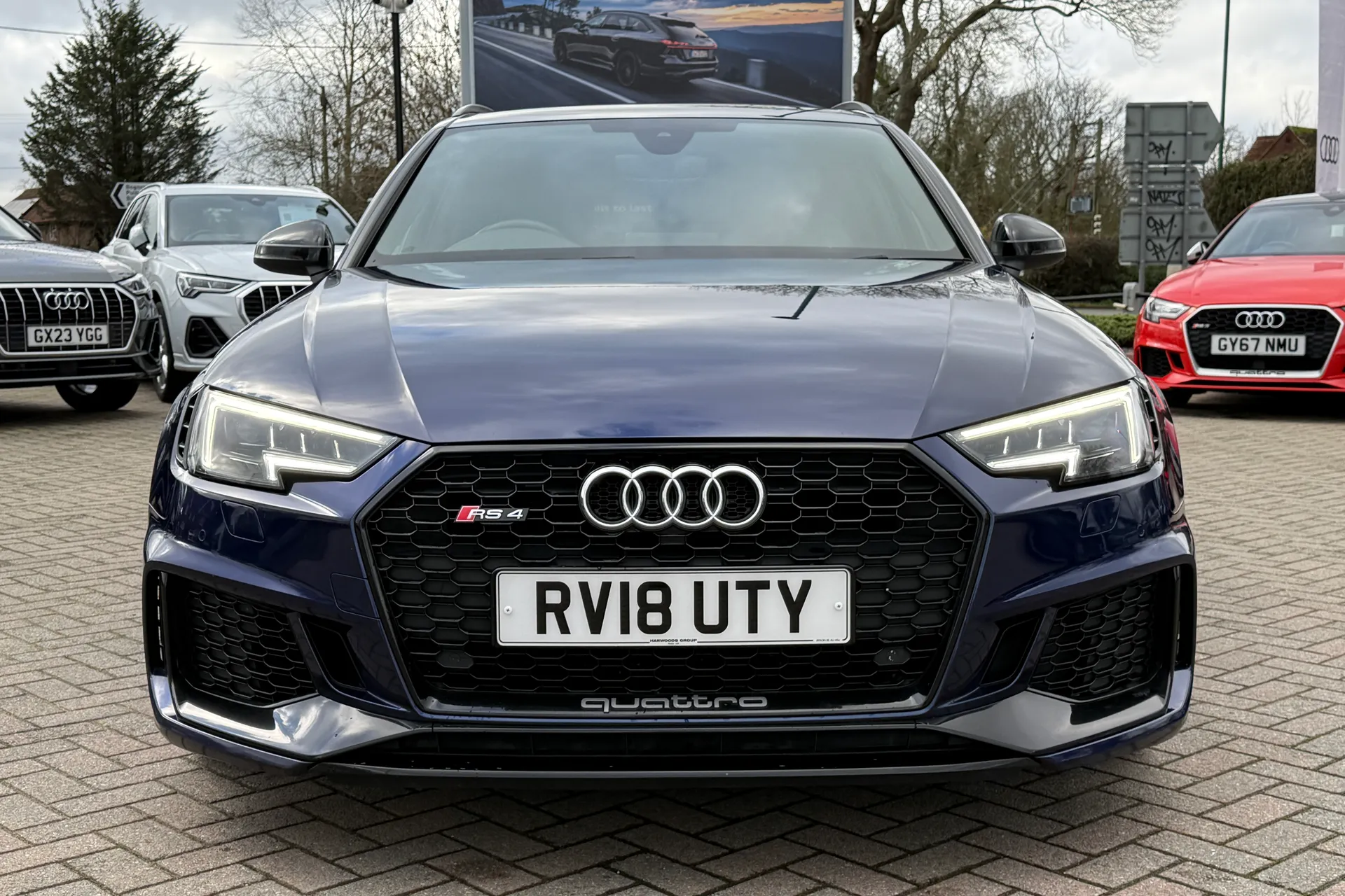 Audi RS4 thumbnail image number 26