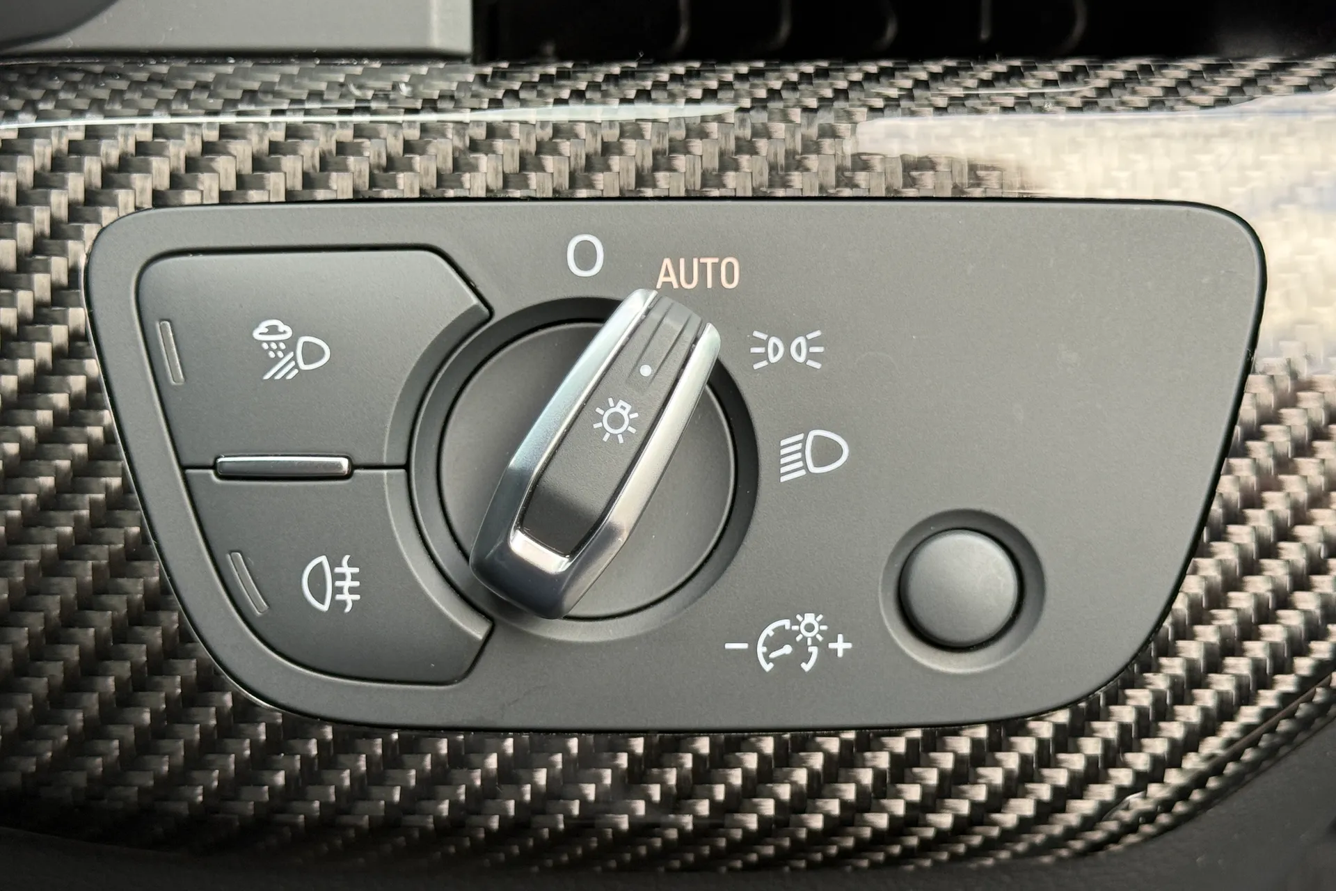 Audi RS4 thumbnail image number 24