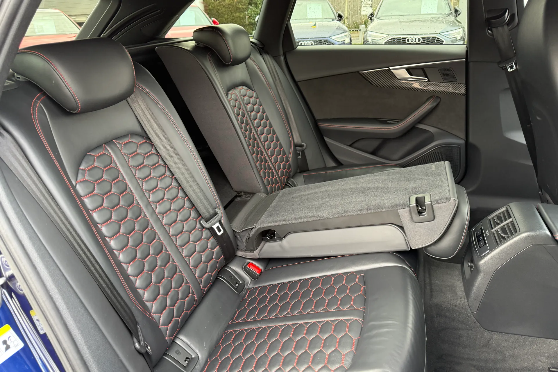 Audi RS4 thumbnail image number 49