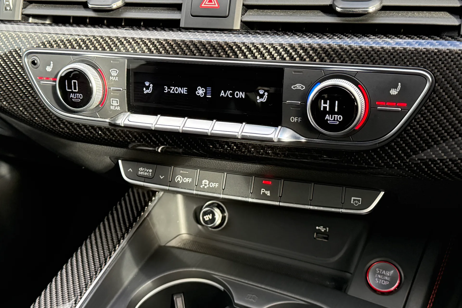 Audi RS4 thumbnail image number 14