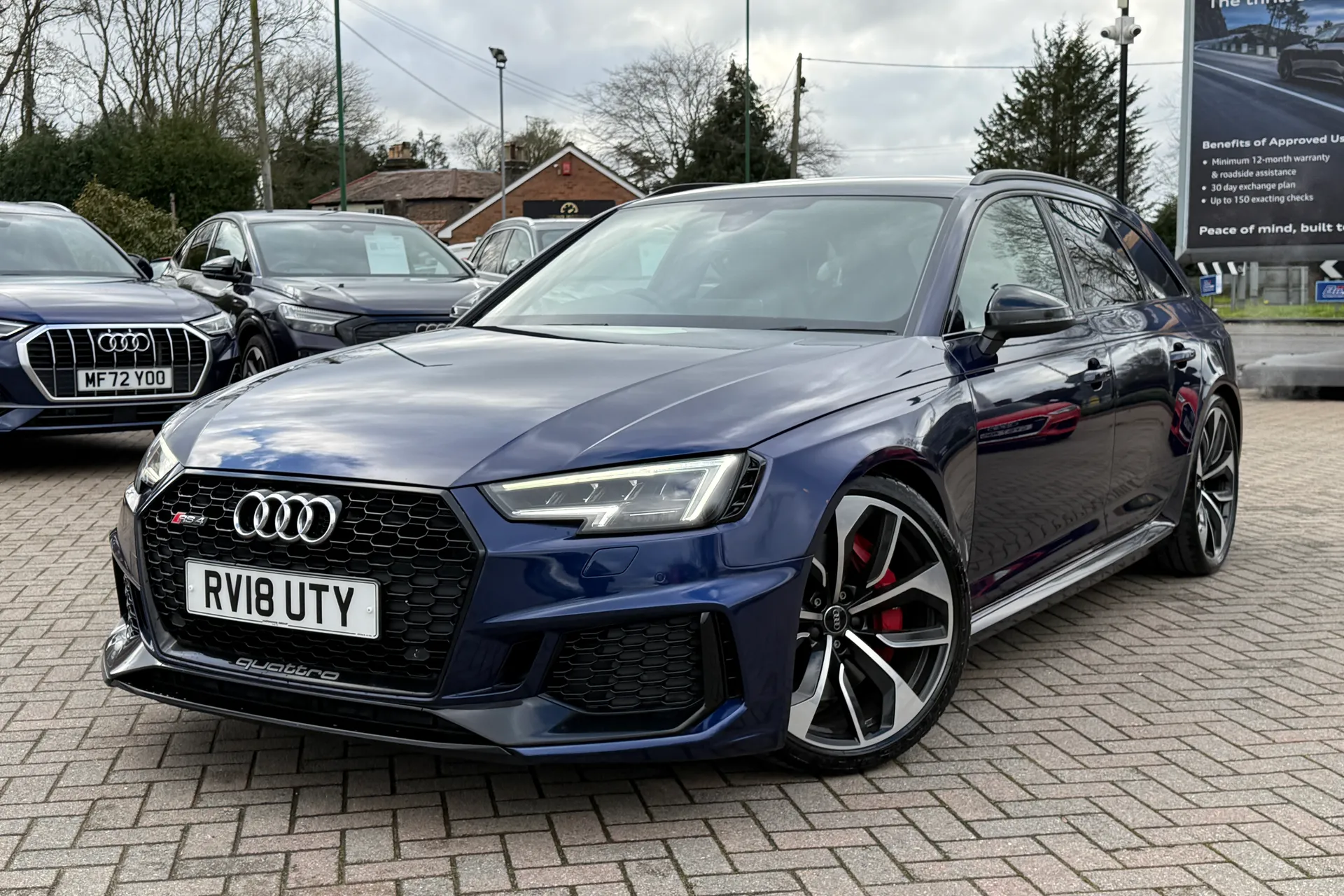 Audi RS4 thumbnail image number 27