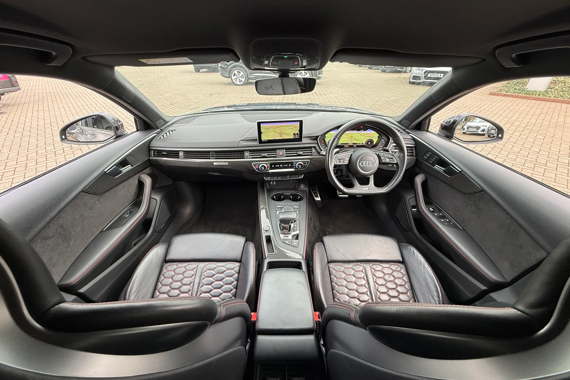 Audi RS4 thumbnail image number 3