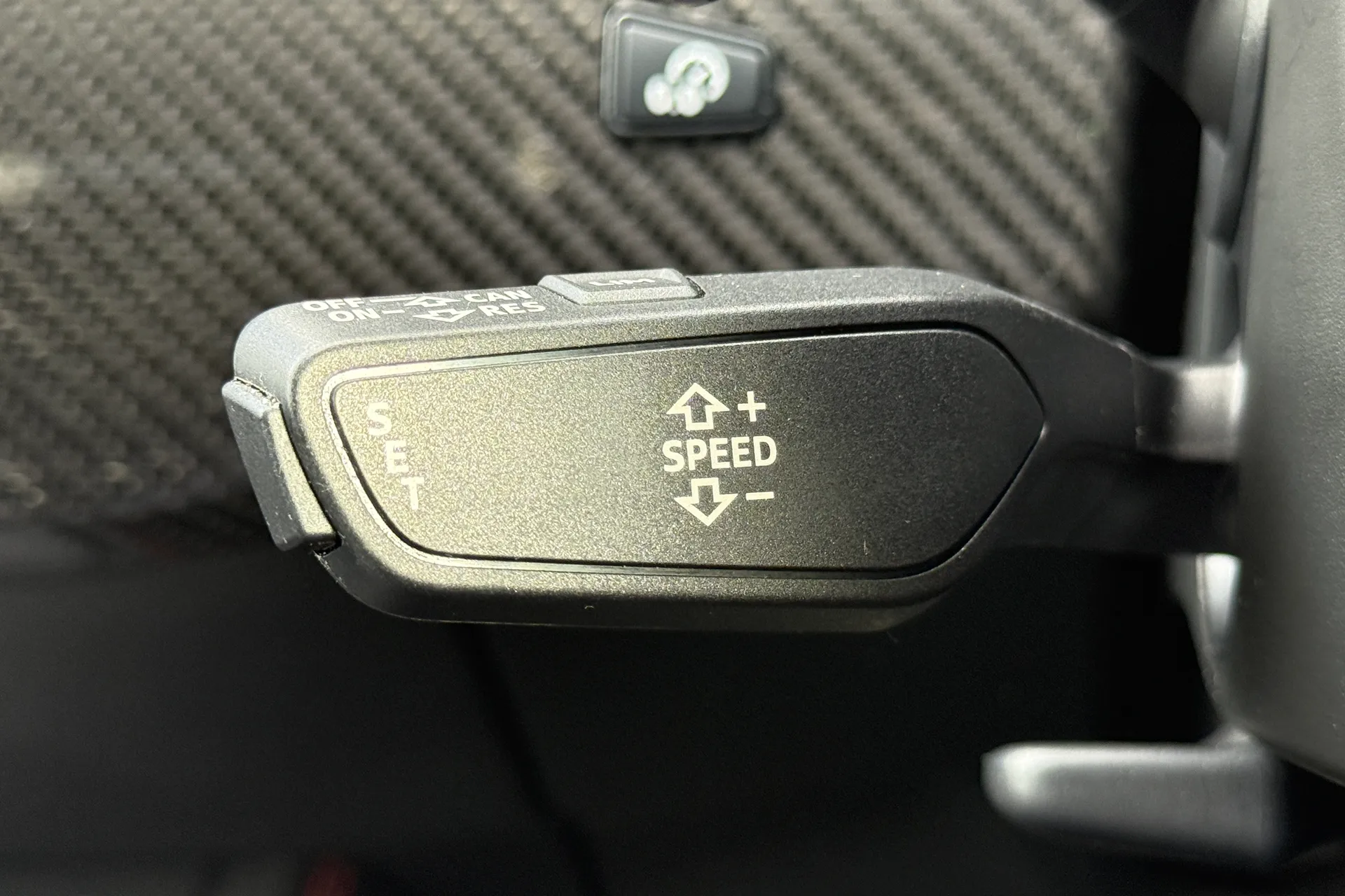 Audi RS4 thumbnail image number 19