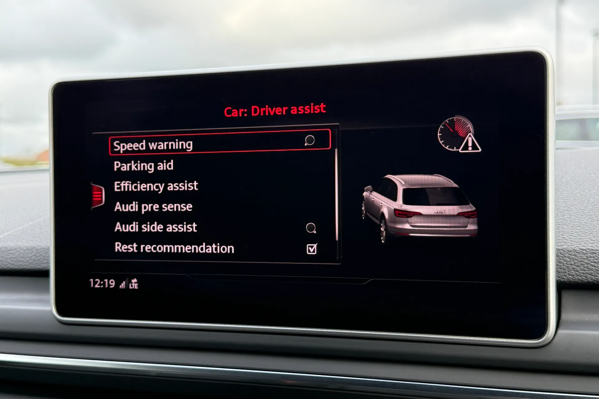 Audi RS4 thumbnail image number 10