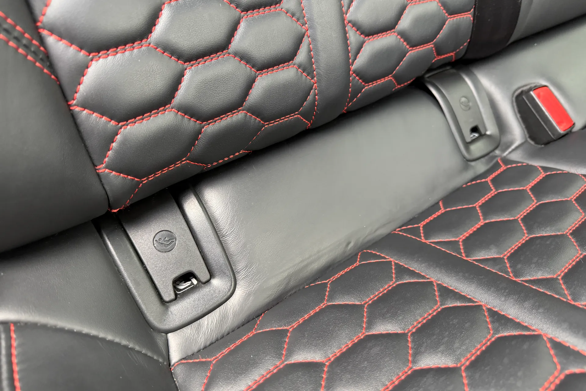 Audi RS4 thumbnail image number 46