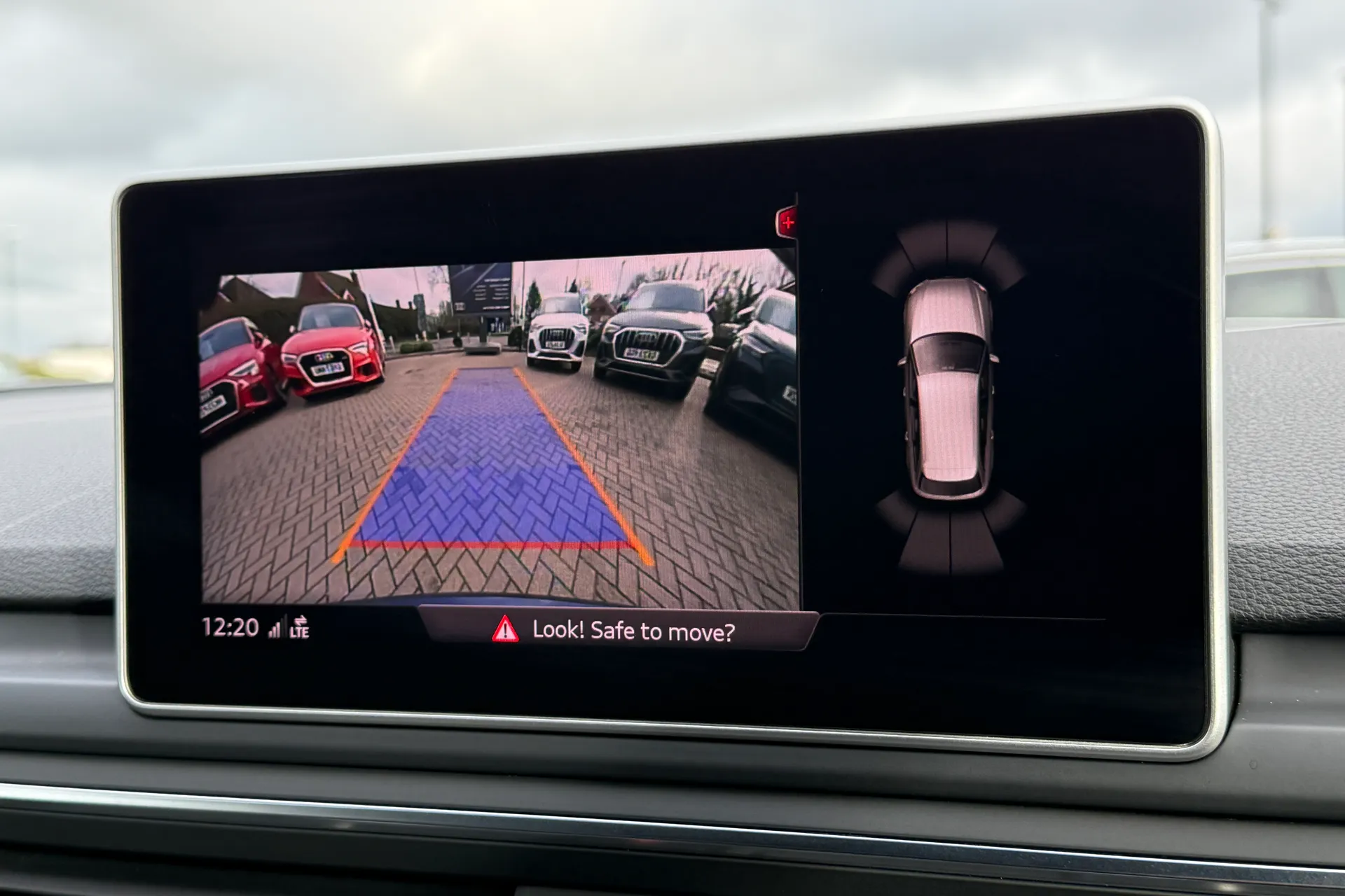 Audi RS4 thumbnail image number 4