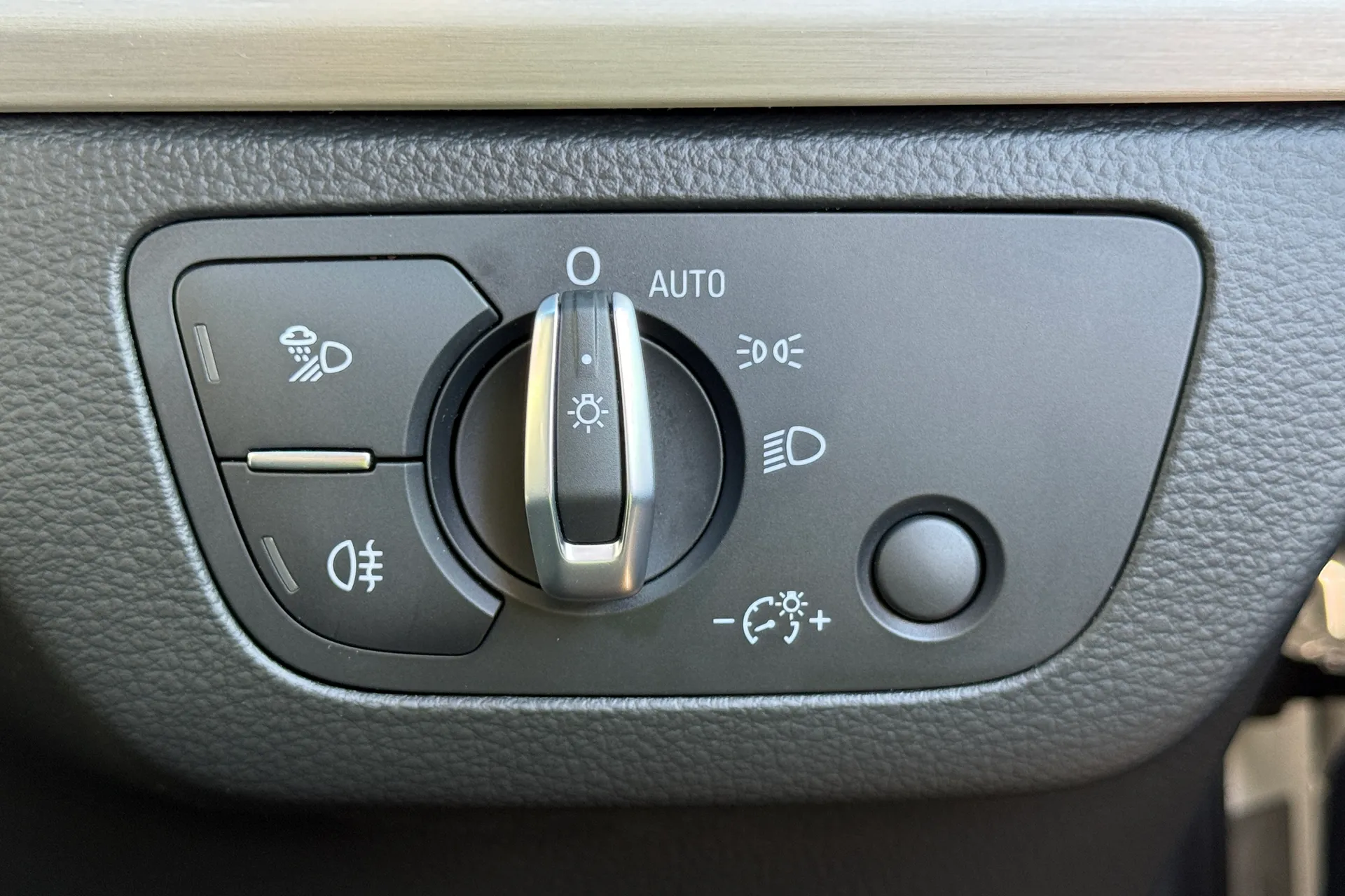 Audi Q5 thumbnail image number 23