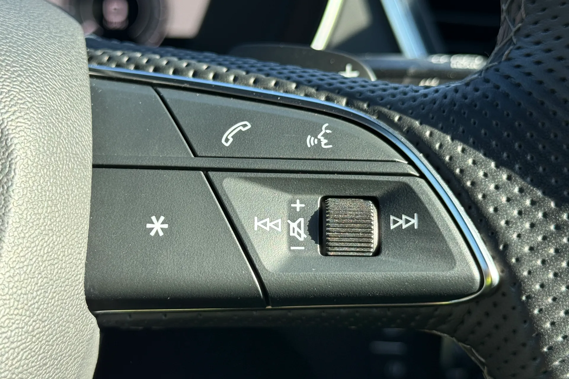 Audi Q5 thumbnail image number 22