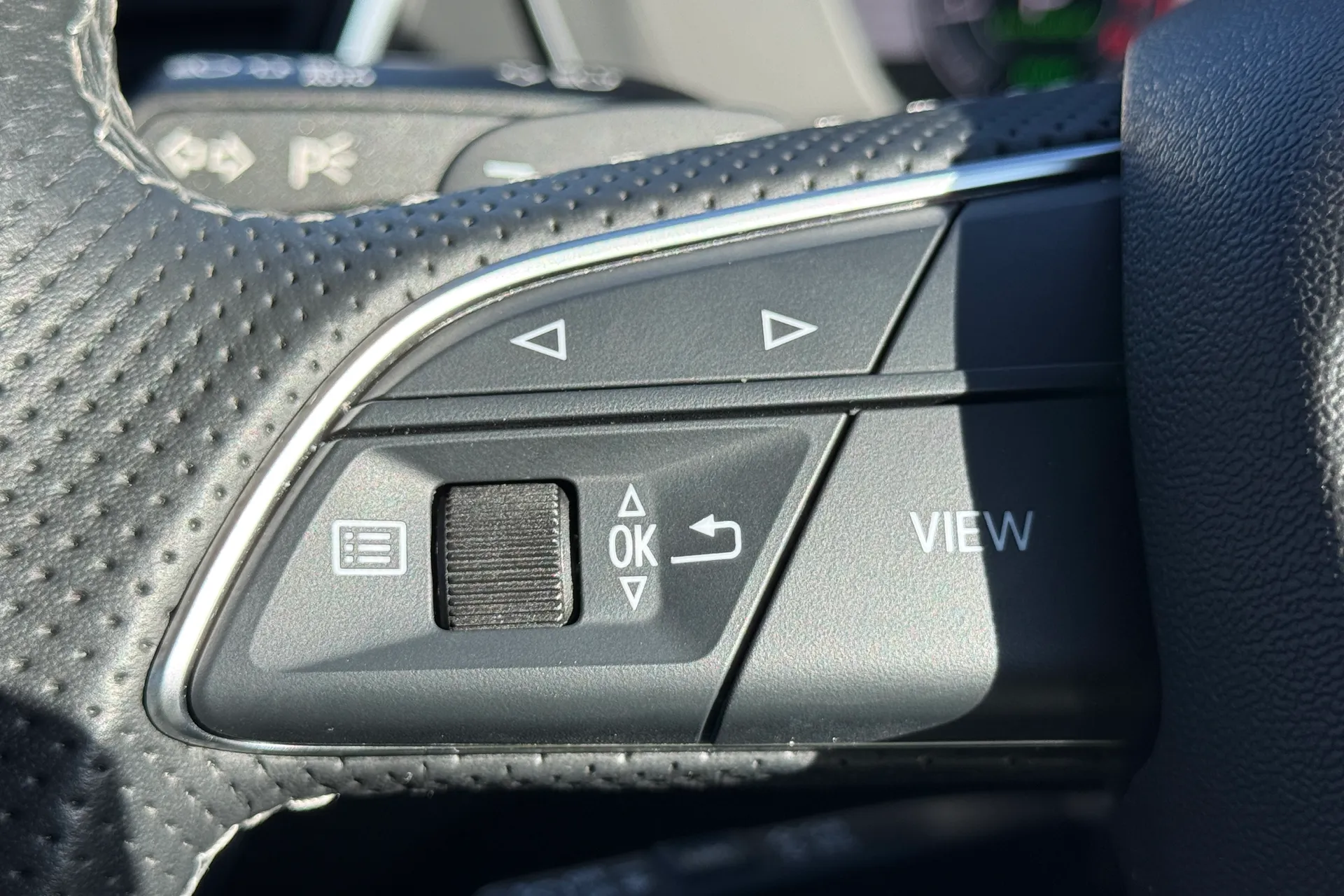 Audi Q5 thumbnail image number 21