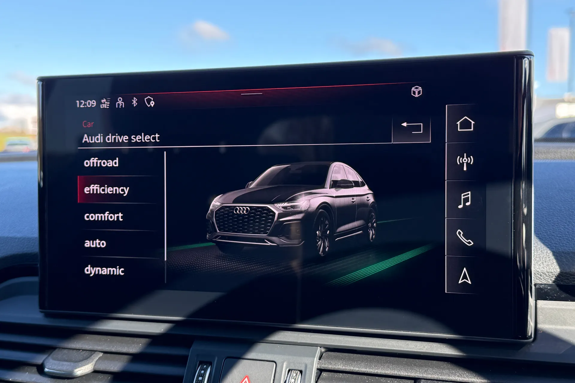 Audi Q5 thumbnail image number 10