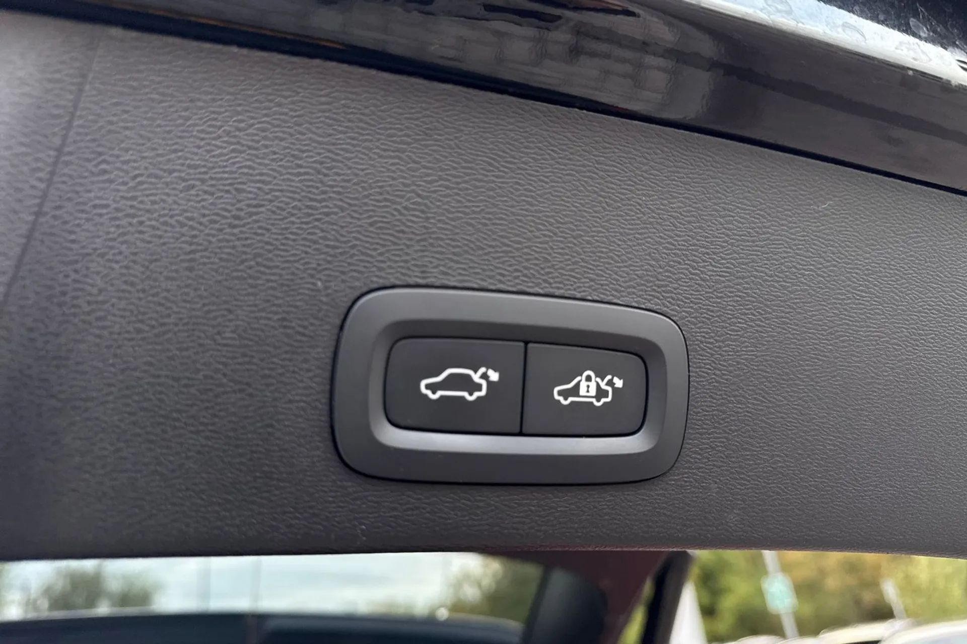 Volvo XC40 thumbnail image number 21