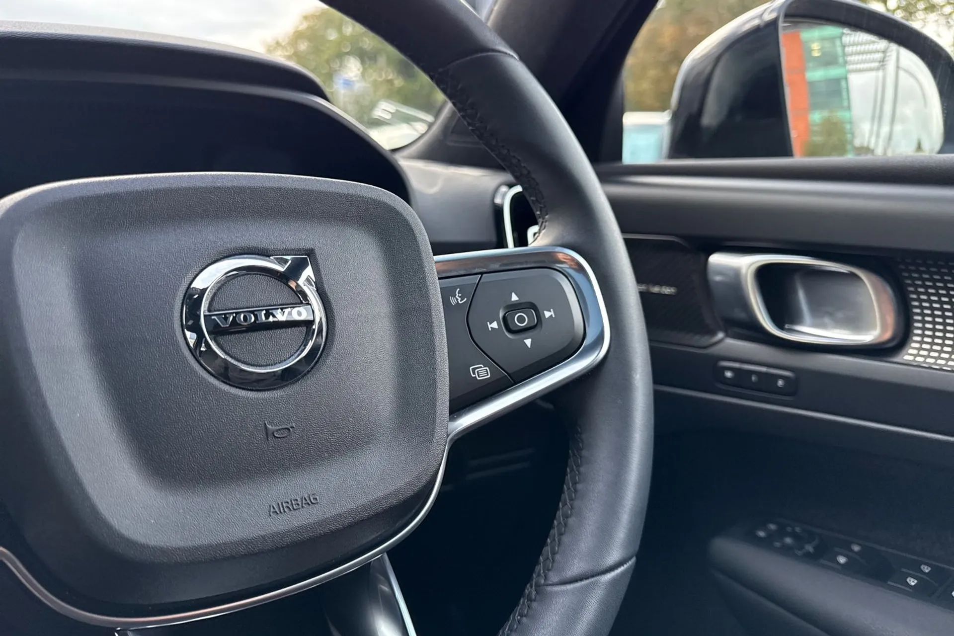 Volvo XC40 thumbnail image number 37