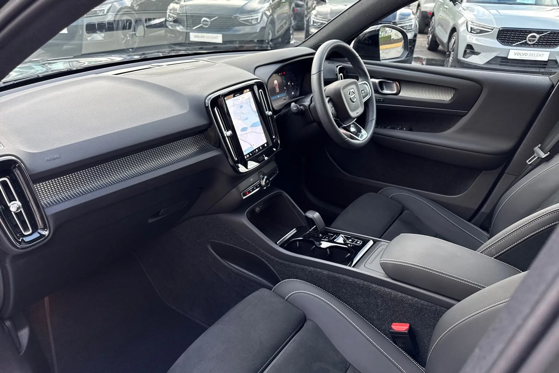 Volvo XC40 thumbnail image number 27