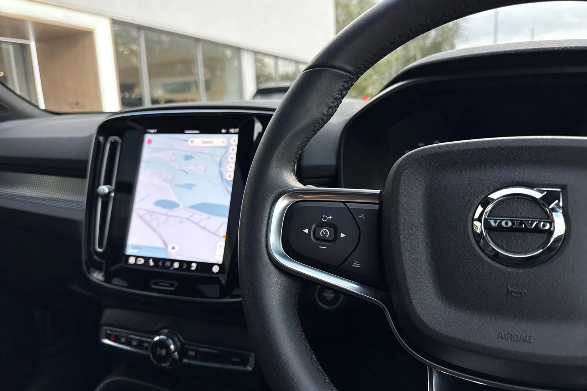 Volvo XC40 thumbnail image number 36