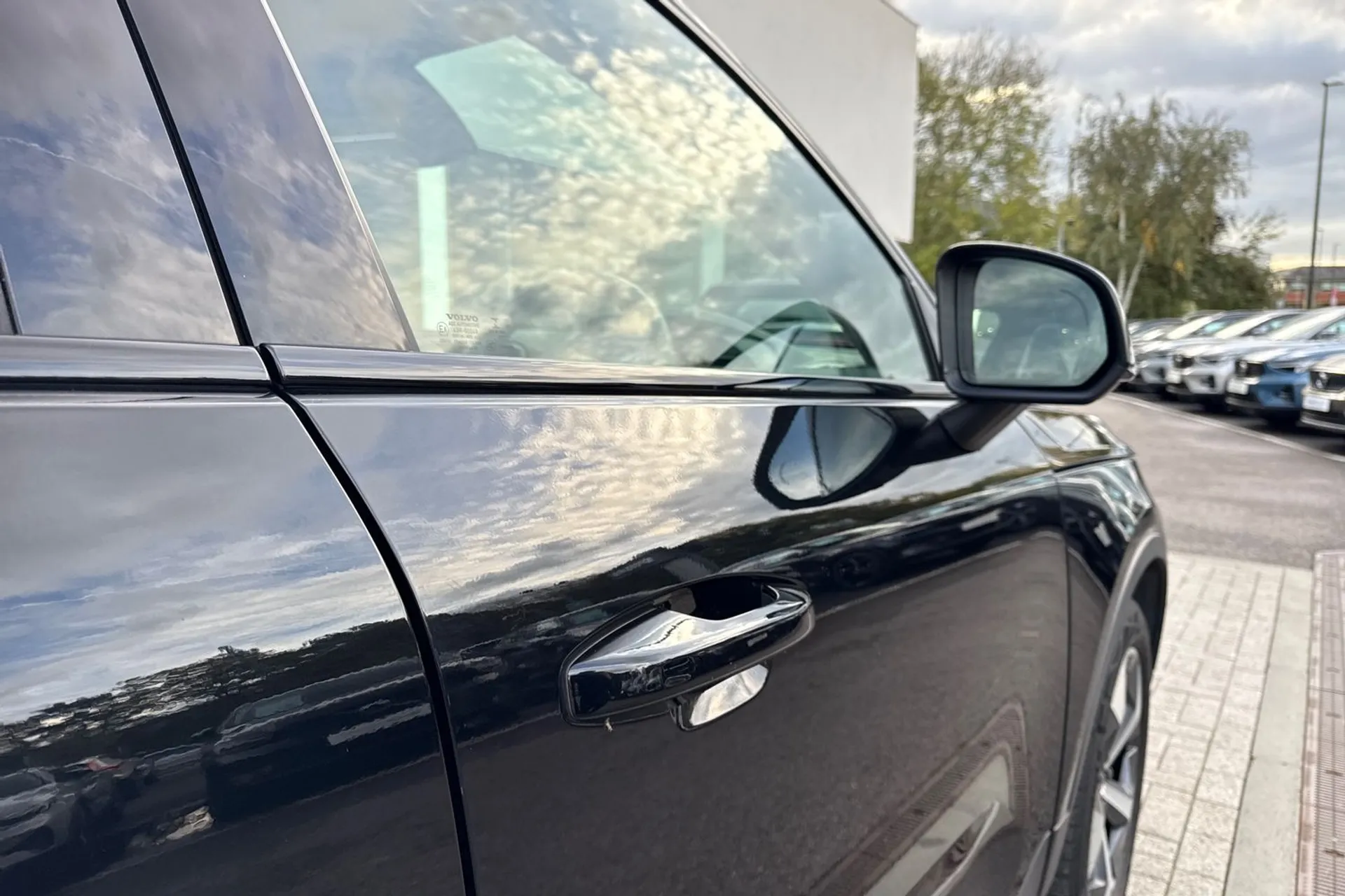 Volvo XC40 thumbnail image number 17