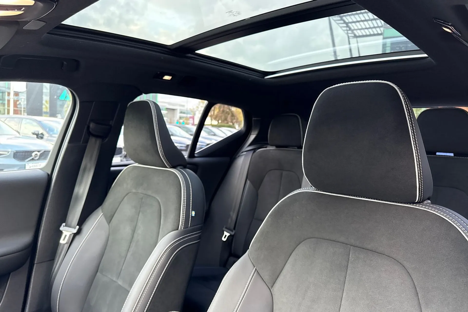 Volvo XC40 thumbnail image number 29