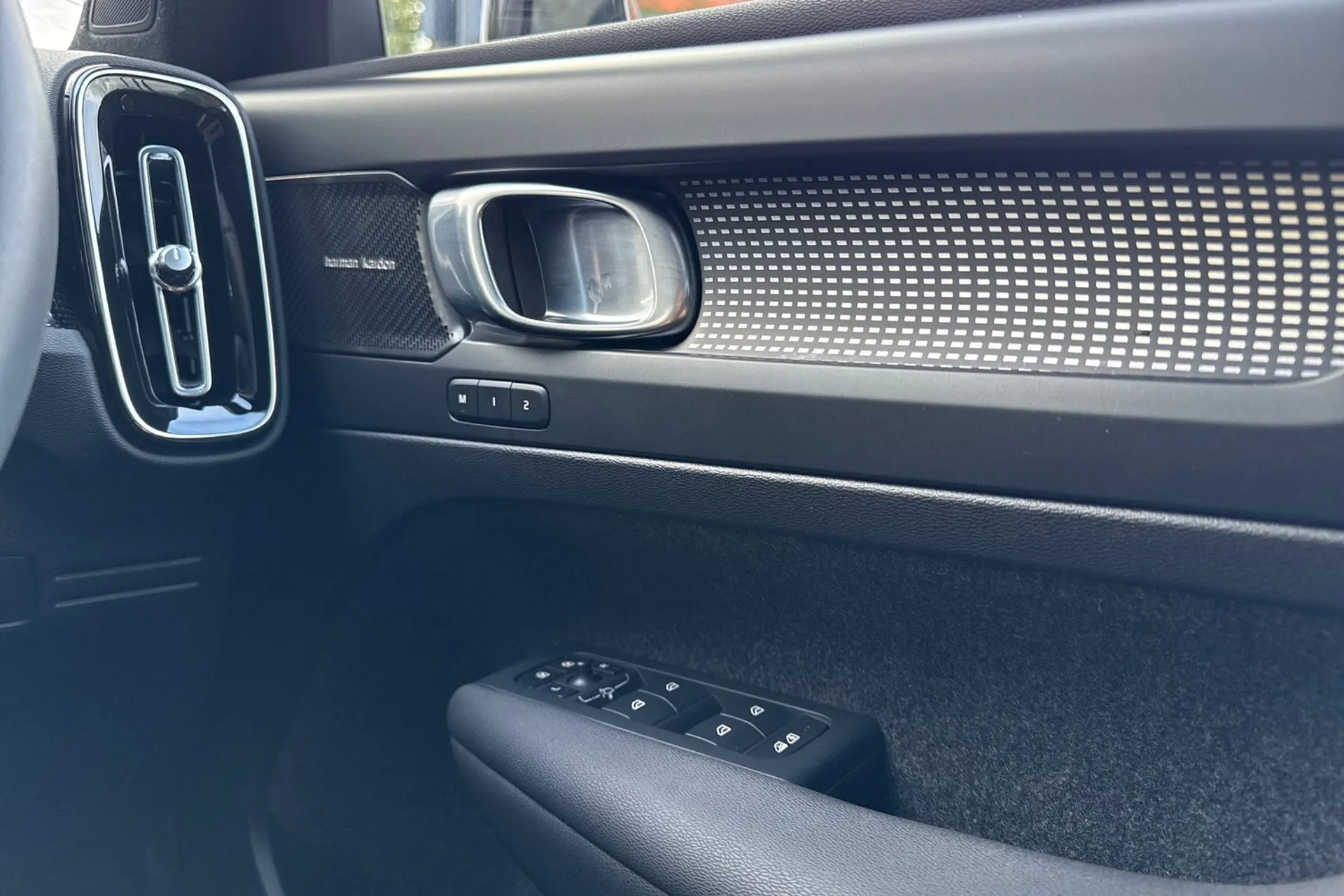 Volvo XC40 thumbnail image number 42