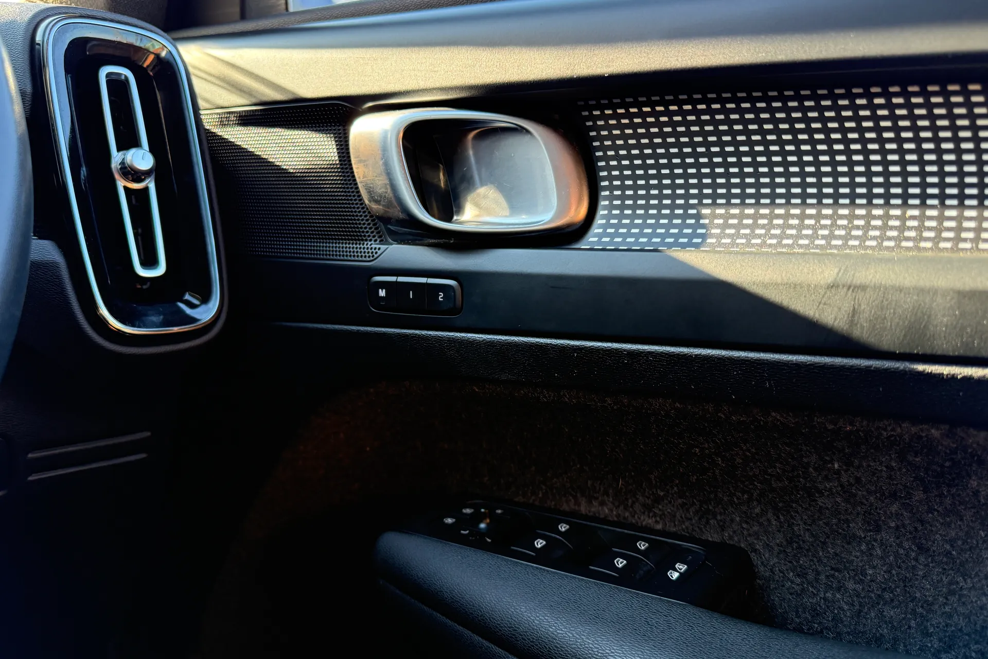 Volvo XC40 thumbnail image number 39