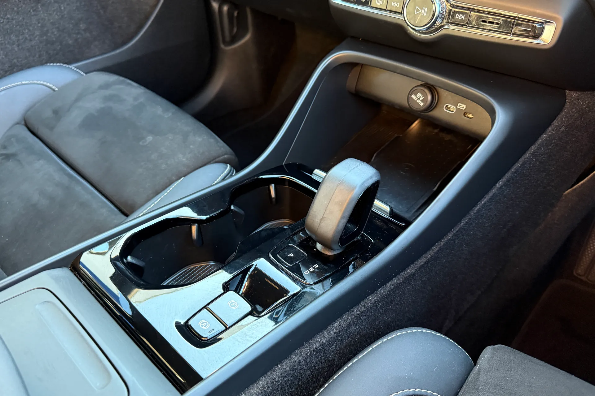 Volvo XC40 thumbnail image number 40