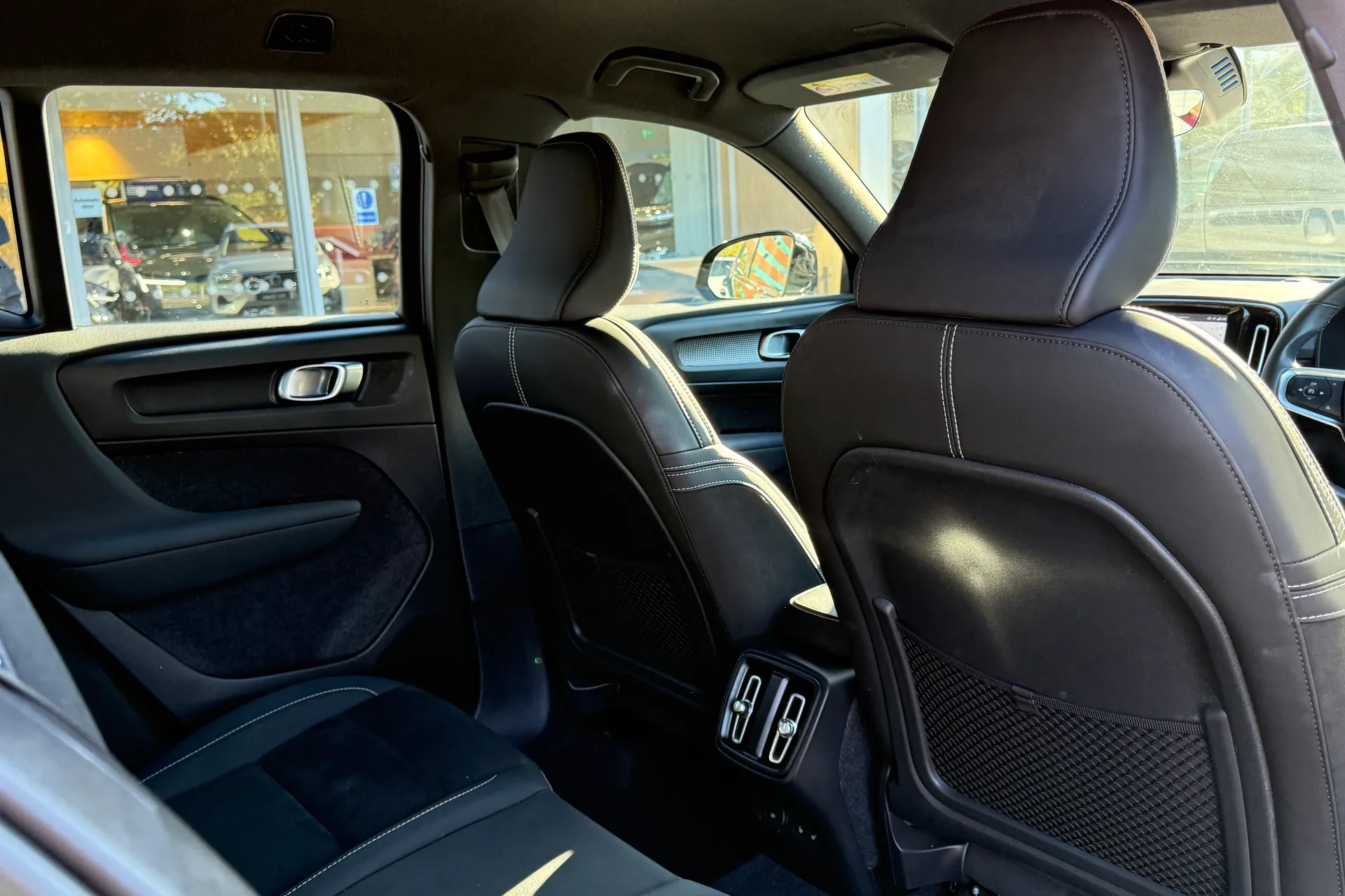 Volvo XC40 thumbnail image number 21