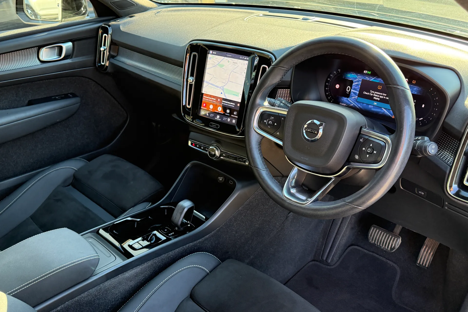 Volvo XC40 thumbnail image number 6