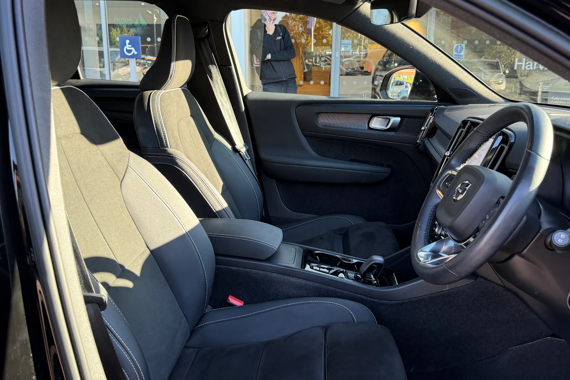 Volvo XC40 thumbnail image number 24