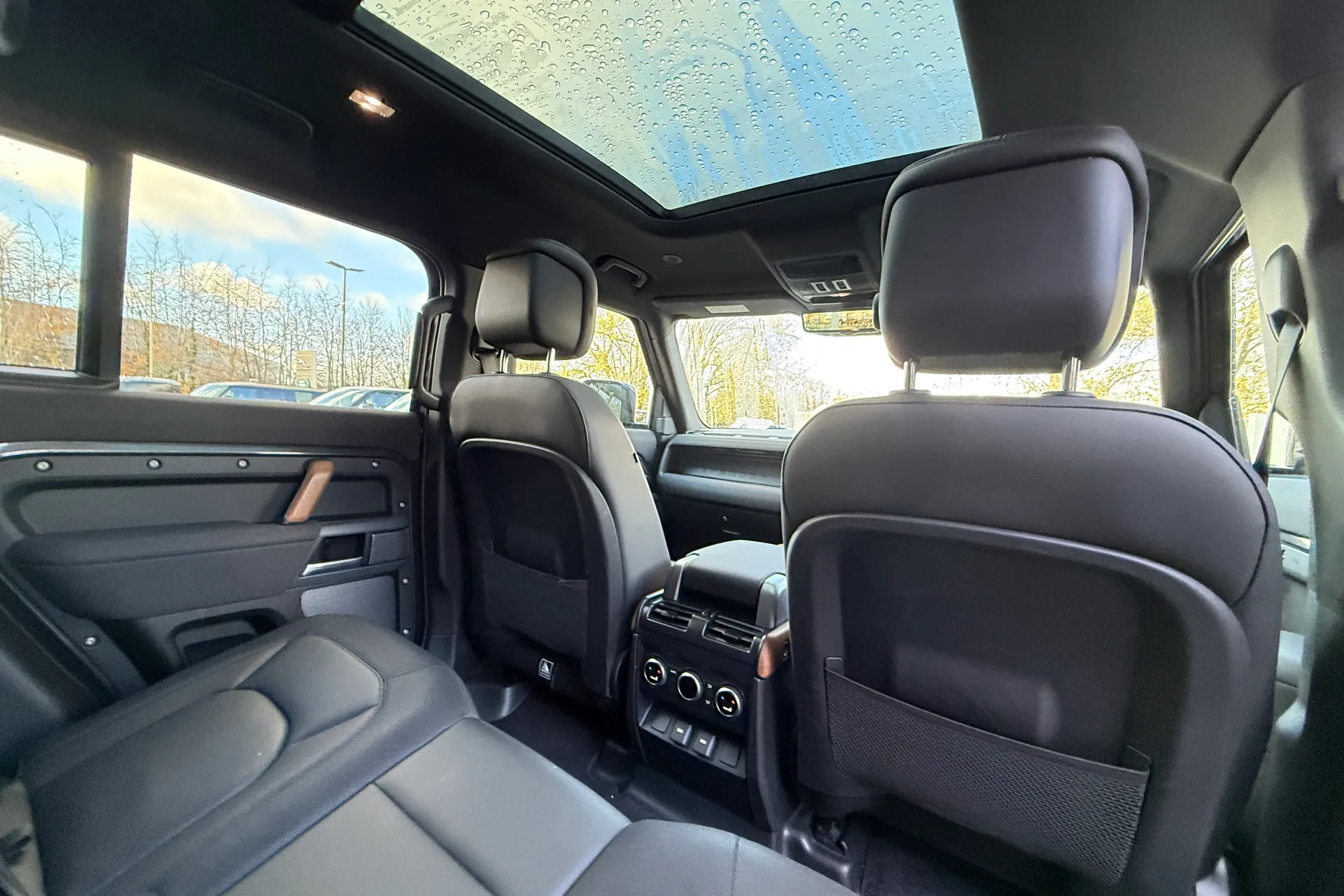 LAND ROVER DEFENDER thumbnail image number 46