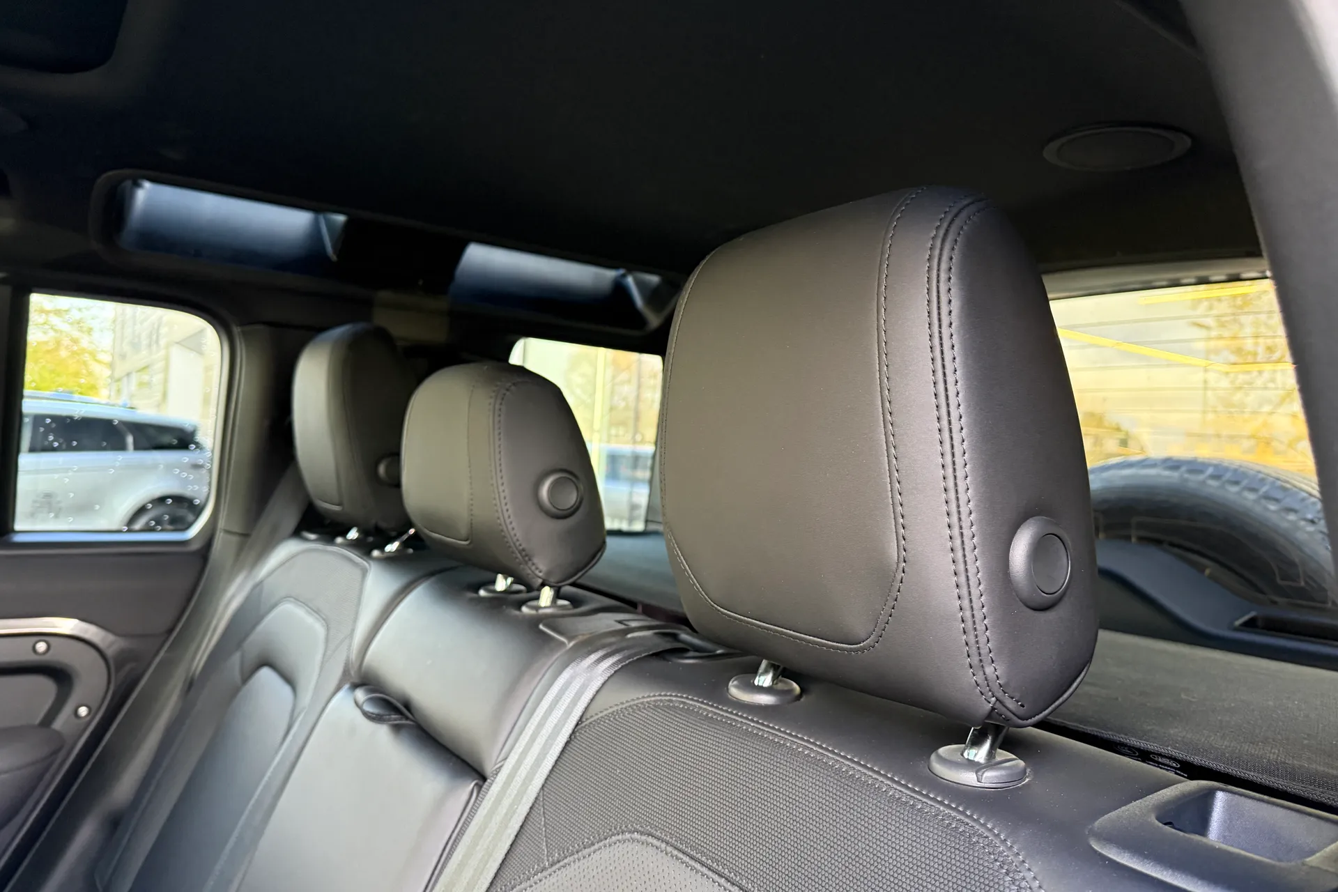 LAND ROVER DEFENDER thumbnail image number 52