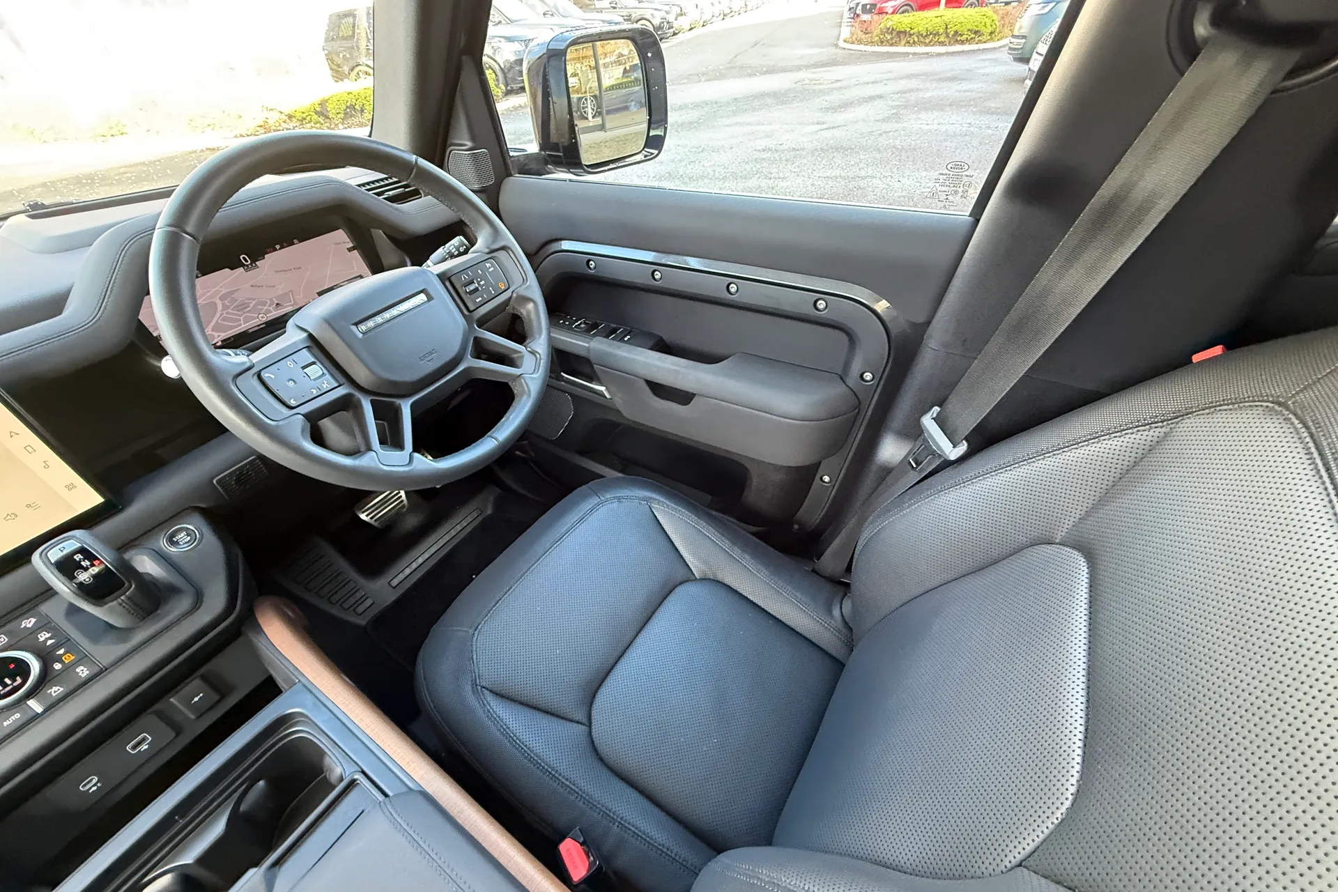 LAND ROVER DEFENDER thumbnail image number 13