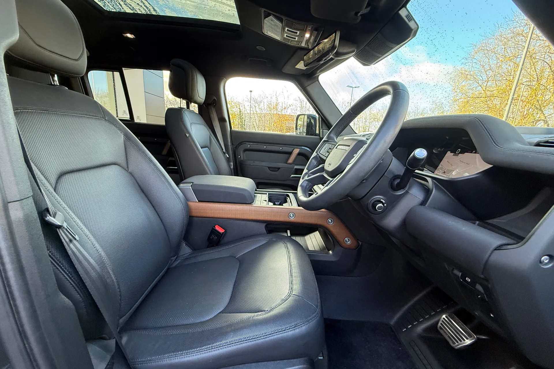 LAND ROVER DEFENDER thumbnail image number 9