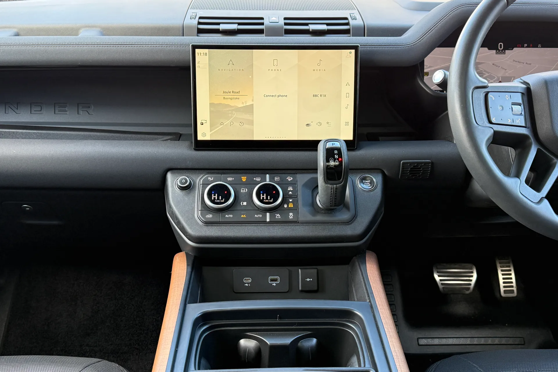 LAND ROVER DEFENDER thumbnail image number 15