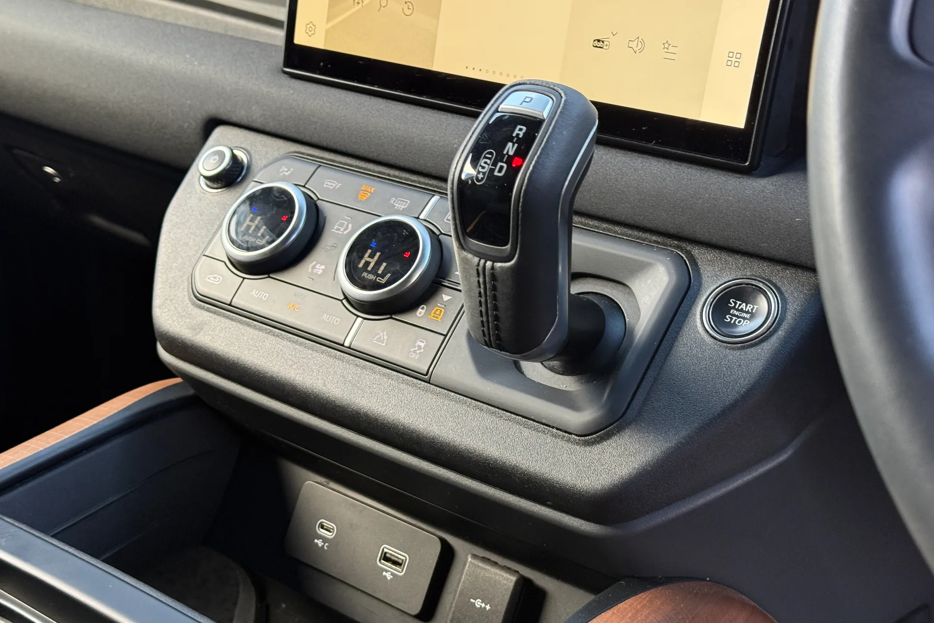 LAND ROVER DEFENDER thumbnail image number 20