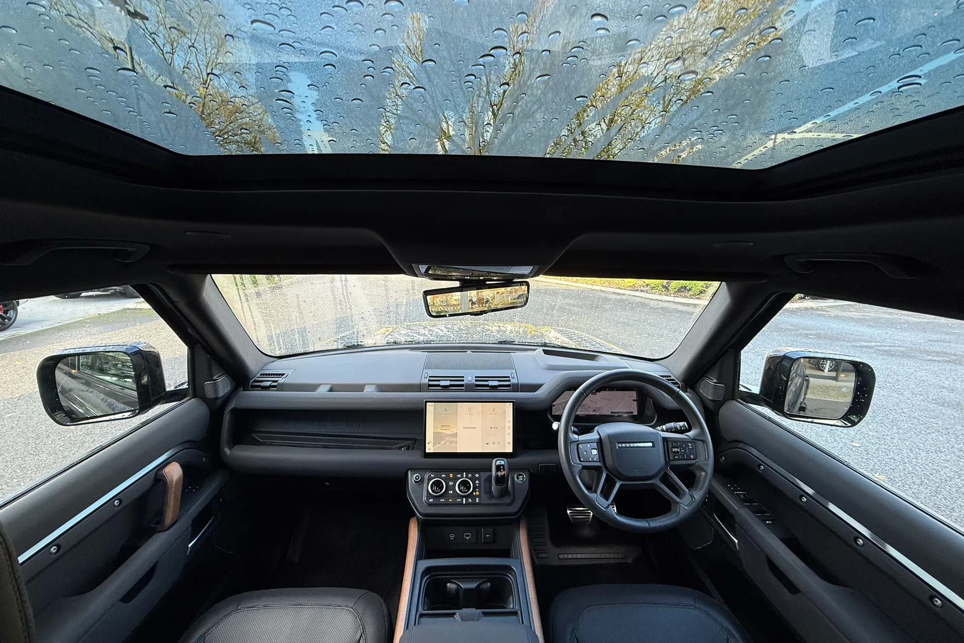 LAND ROVER DEFENDER thumbnail image number 3