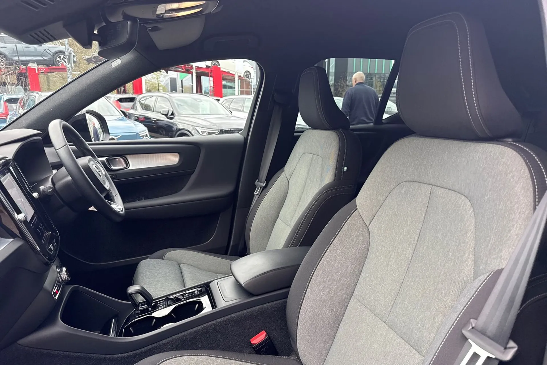 Volvo XC40 thumbnail image number 27